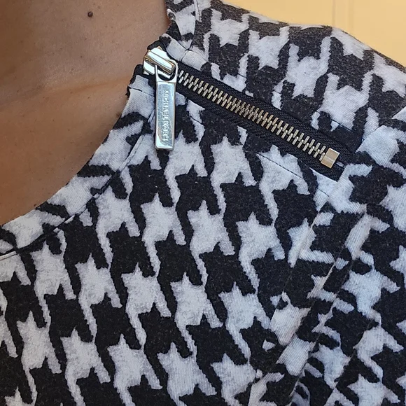 Michael Kors Peplum Black and White Houndstooth Longsleeve Women's Top - Picture 3 of 7